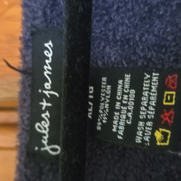 Sweater - Picture 2 of 3